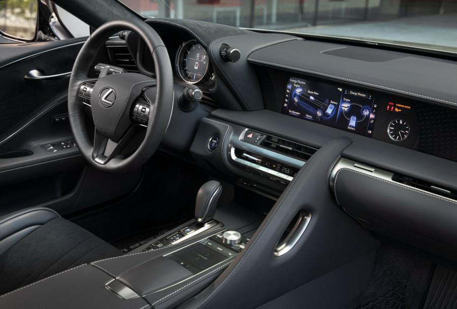 Интерьер Lexus LC500h 2017 года  (NA) (фото 34 из 40)